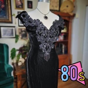 Vintage 80s Cache Black Velvet Beaded Gown Off Shoulder Formal Evening Dress 8